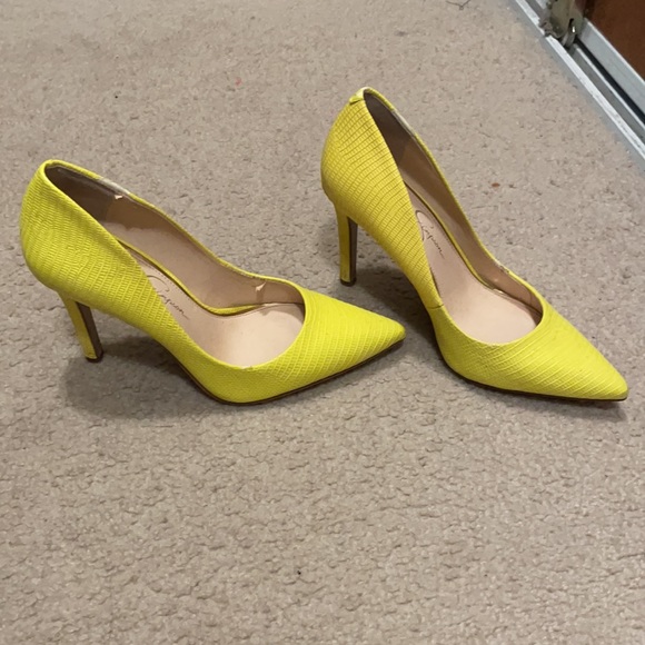 Bright yellow heels - Picture 2 of 4